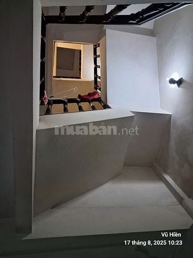 BÁN NHÀ 4 tầng mặt phố Long Biên 2, Bồ Đề, 64,5m2, nở hậu 