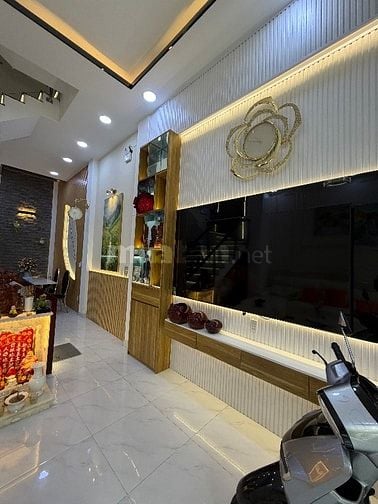 Nhà 5 x 11m 4 lầu nguyễn oanh nối dài Hà Huy Giáp Q12 ngay cầu an lộc 