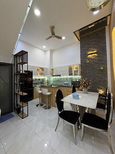 Nhà 5 x 11m 4 lầu nguyễn oanh nối dài Hà Huy Giáp Q12 ngay cầu an lộc 