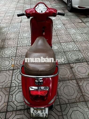 Vespa ie phun xăng điện tử