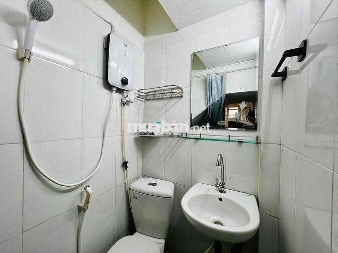 Nhà Nguyên căn Nguyễn Trãi Quận 1 Full nội thất