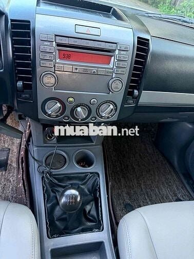 Ford Everest 2013 2.5L 4x2 MT - 100000 km