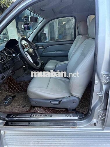 Ford Everest 2013 2.5L 4x2 MT - 100000 km