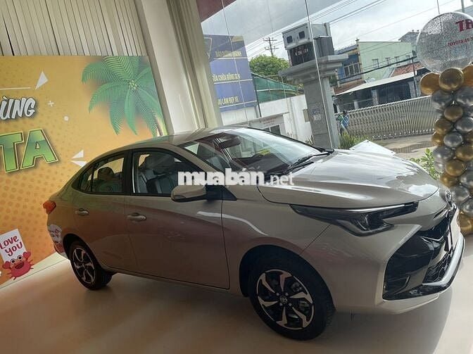 Toyota Vios 2025 E CVT giao ngay