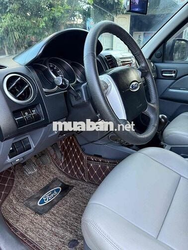 Ford Everest 2013 2.5L 4x2 MT - 100000 km