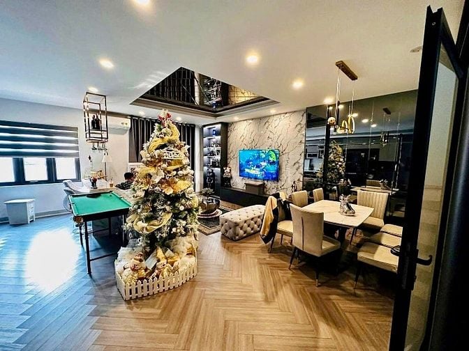 Bán nhà phân lô ngõ 230 Lạc Trung 78m2*8T,oto tránh,MT:5.4m,KD,29.8tỷ.