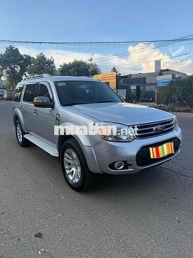 Ford Everest 2013 2.5L 4x2 MT - 100000 km