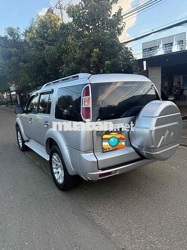 Ford Everest 2013 2.5L 4x2 MT - 100000 km