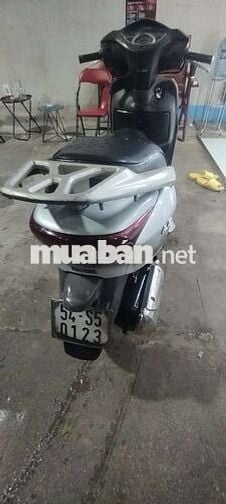 Kẹt tiền cần bán xe biển số đẹp.