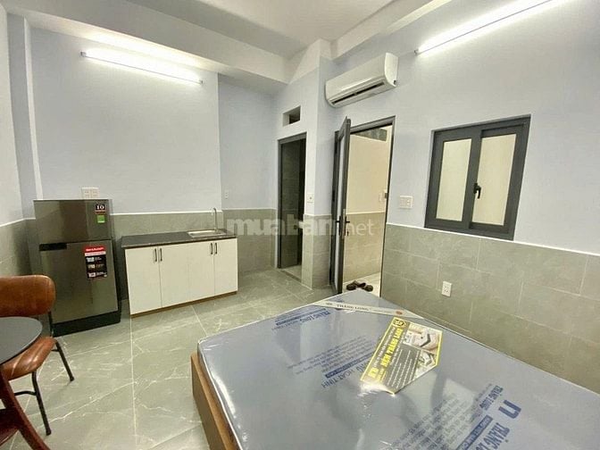 Gấp!! Nhà đẹp 50m2 nằm ngay Bến Vân Đồn, phường 1, Quận 4 - HXH 