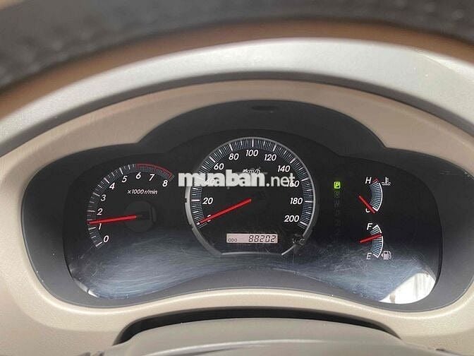 Toyota Innova 2.0G tự động 2013 chạy 88.000 km