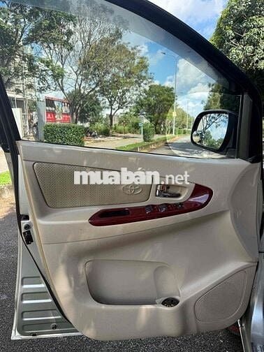 Toyota Innova 2006 G - 239000 km