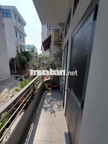 Giáp Quận 1, Nhà 60m2, 3 tầng 3PN, hẻm thông gần mt Hoàng Hoa Thám