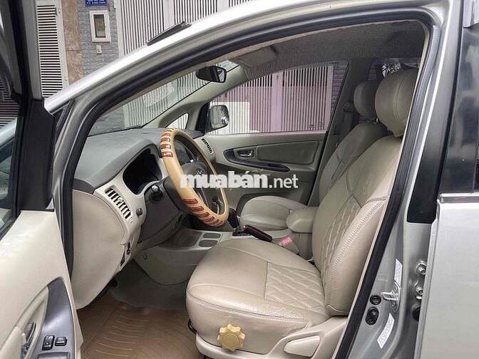 Toyota Innova 2.0G tự động 2013 chạy 88.000 km