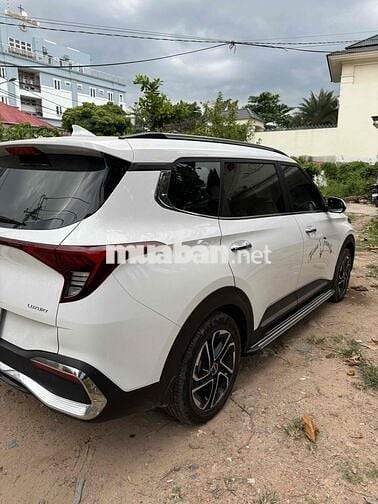 Kia Carens 2023 1.5G Luxury - 45000 km