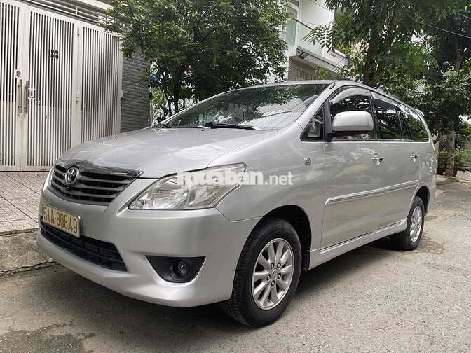 Toyota Innova 2.0G tự động 2013 chạy 88.000 km