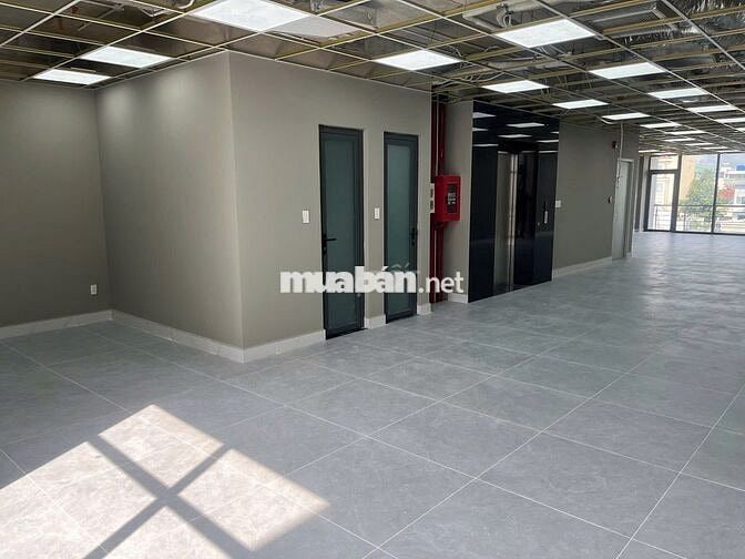 Cho thuê tòa nhà MT Thân Nhân Trung Tân Bình, 2 hầm 8 tầng giá tốt