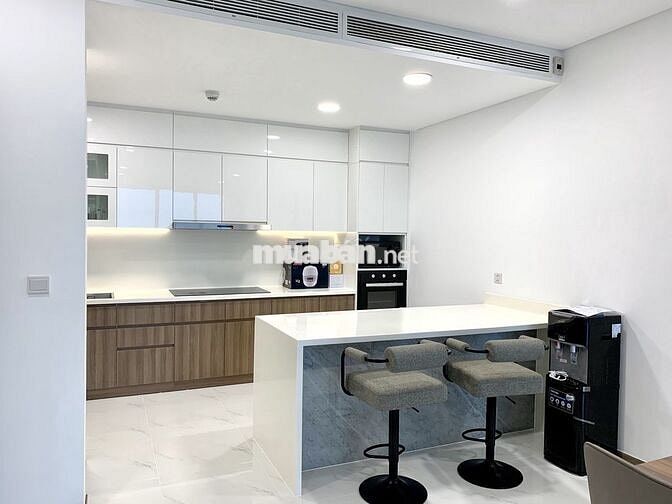 Cho thuê căn hộ 3PN, 2WC, 130m2, Sunwah Pearl - Thương lượng 9 Chủ.