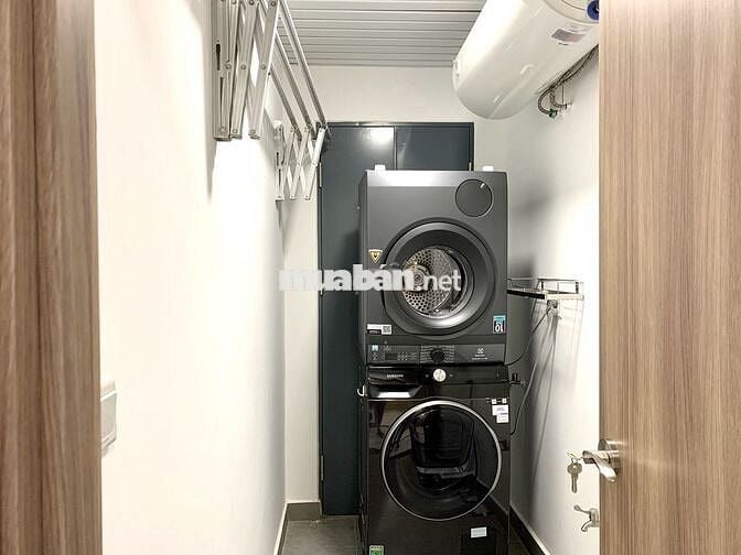 Cho thuê căn hộ 3PN, 2WC, 130m2, Sunwah Pearl - Thương lượng 9 Chủ.