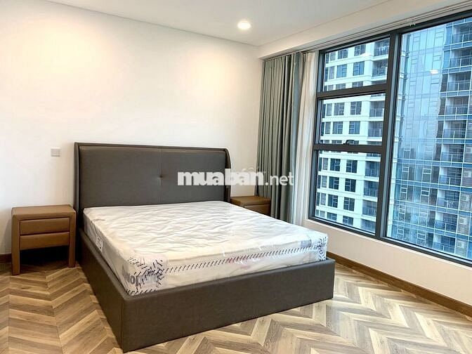 Cho thuê căn hộ 3PN, 2WC, 130m2, Sunwah Pearl - Thương lượng 9 Chủ.