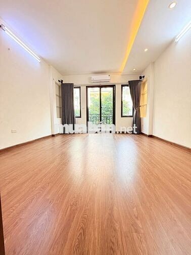 Nhà đẹp phố Dương Quảng Hàm, 2 thoáng, gần công viên Nghĩa Đô, 11.5 tỷ