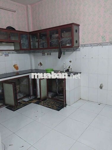 Nhà 4x20 2lầu ST 4PN 3WC. Xe hơi đậu sân Gần ngã3 cây trâm