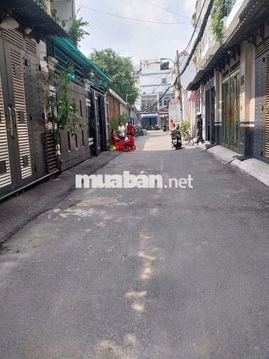 Nhà 4x20 2lầu ST 4PN 3WC. Xe hơi đậu sân Gần ngã3 cây trâm