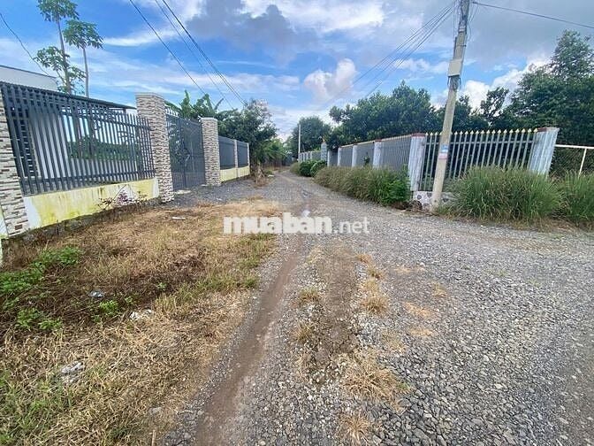 BÁN 1465M2 ĐẤT CÓ HAI MẶT TIỀN ĐƯỜNG HIÊN THỊ,DÂN CƯ ĐÔNG ĐÚC