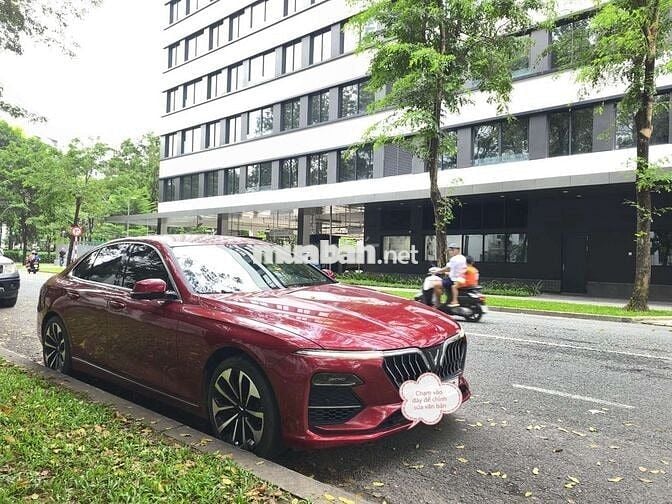 Lux A Cao cấp  2022 - 39000 km