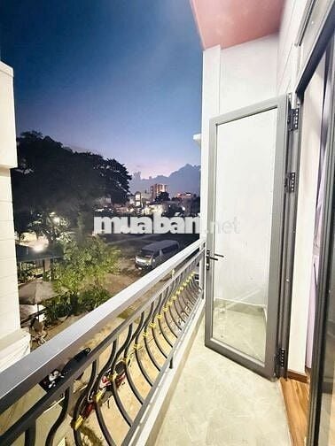 60 triệu/m2 nhà 3 phòng ngủ hẻm xe tải full nội thất đường Nguyễn Oanh