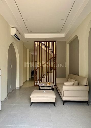 Bán nhà nhỏ xinh Lê Thị Riêng, Q1 gần công viên Tao Đàn giá 2tỷ690 