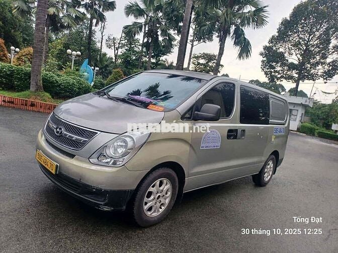 Hyundai Starex 2011 2.5D MT - 100000 km