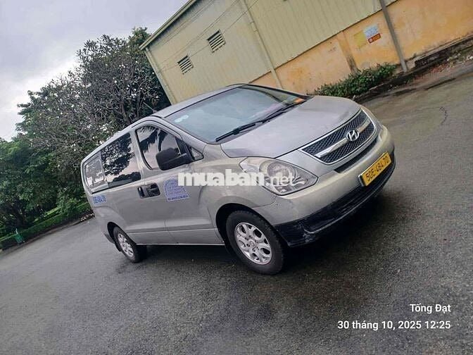 Hyundai Starex 2011 2.5D MT - 100000 km