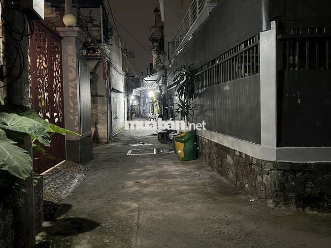 Phòng đẹp 16m2, WC riêng, bếp riêng, máy lạnh, gần Gigamall