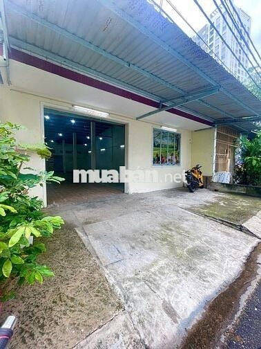 Cho Thuê Nhà Suốt Làm Kho / Xưởng Đường Hòa Bình, Tân Phú ( 8x20m )
