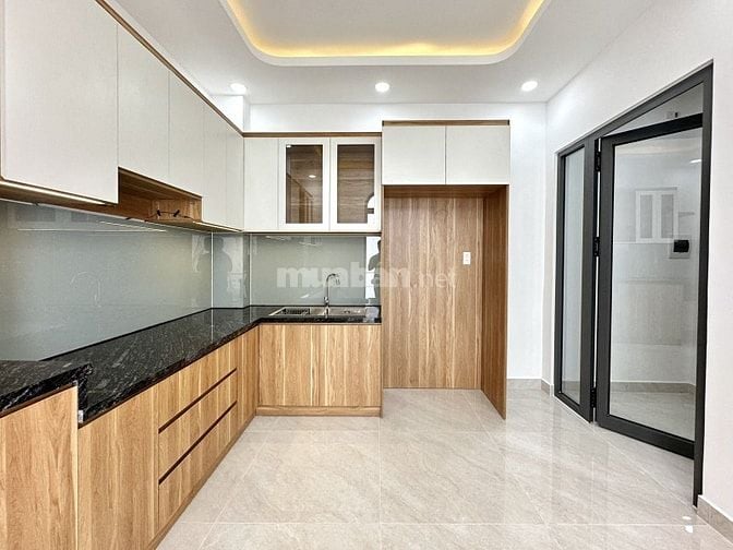 Bán nhà MT 4 Tầng khu Phan Xích Long 4 x 17m, giá 15,7 tỷ