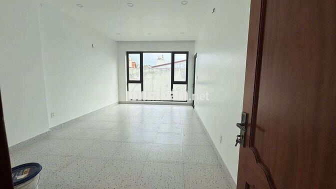 CHO THUÊ TOÀ NHÀ 8X16( TRỆT+3LẦU+ SÂN THƯỢNG+ THANG MÁY) KẾ AEON T.PHÚ