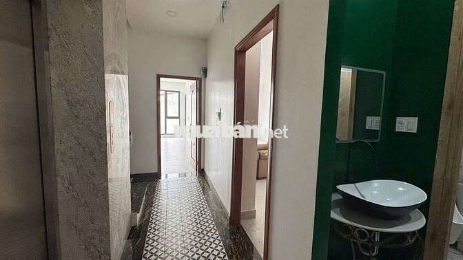 CHO THUÊ TOÀ NHÀ 8X16( TRỆT+3LẦU+ SÂN THƯỢNG+ THANG MÁY) KẾ AEON T.PHÚ