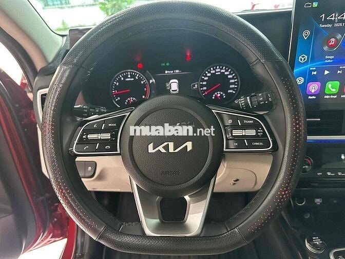 Kia Seltos 2023 Premium đi 12k lên nhiều đồ chơi