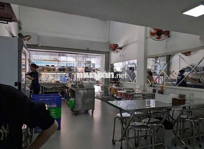 Cho Thuê Mặt Bằng Đường Đồng Đen, Tân Bình (1 Trệt, 1 Lửng, 3PN, 2WC)