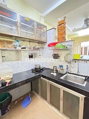 Cho thuê nhà nguyên căn.Đường Trần Hưng Đạo.P.Cầu Kho.Quận 1