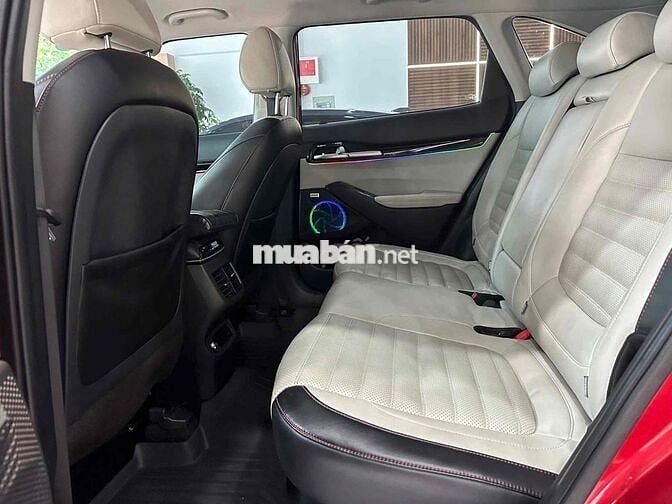 Kia Seltos 2023 Premium đi 12k lên nhiều đồ chơi