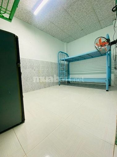 CHO THUÊ PHÒNG TRỌ 290/152A  LÝ THÁI TỔ, Q.3, CÓ MÁY LẠNH, GẦN NGÃ 7