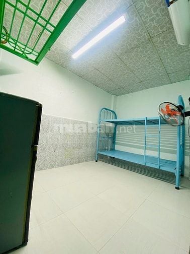 CHO THUÊ PHÒNG TRỌ 290/152A  LÝ THÁI TỔ, Q.3, CÓ MÁY LẠNH, GẦN NGÃ 7