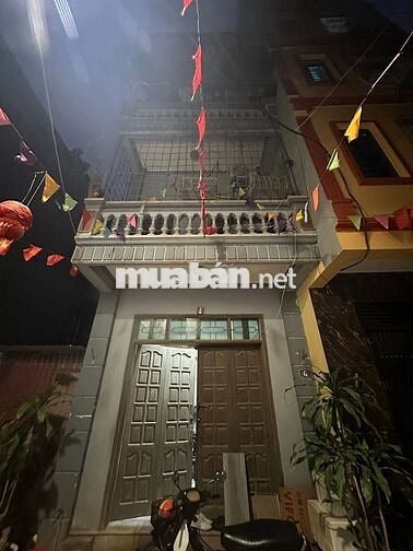 Bán nhà 4 tầng 50m2 ngay cạch sân vận động mỹ đình
