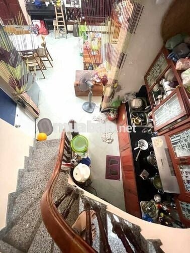 Bán nhà 4 tầng 50m2 ngay cạch sân vận động mỹ đình