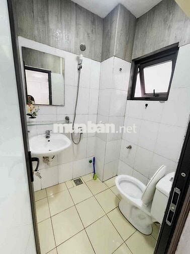 Bán CCMN Giá Rẻ Siêu Thoáng Đẹp - Tầng 3 Thang Bộ - Ko mất phó dịch vu