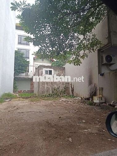 Gấp gấp Giang Biên 30m², mt 3m,ô tô tải vào tận nơi,giá nhỉnh 3 tỷ xíu