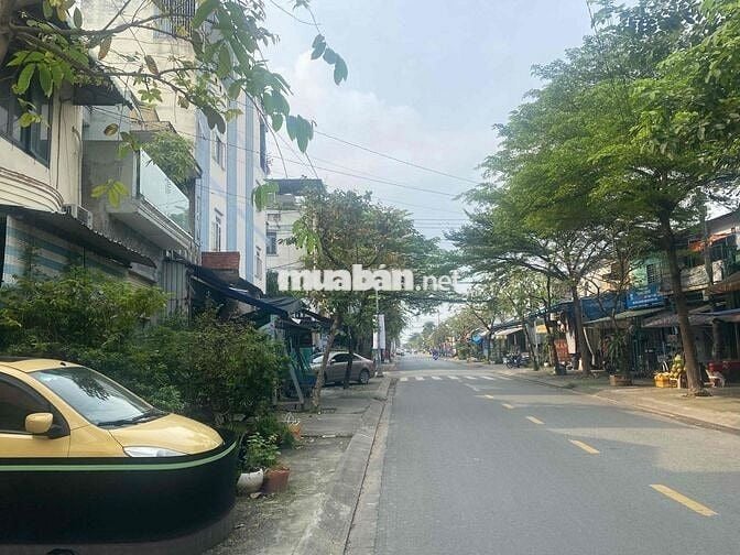 BÁN MẶT TIỀN SONG HÀNH. 72m2(4x18). 3 tầng. sát nguyễn văn quá quận 12