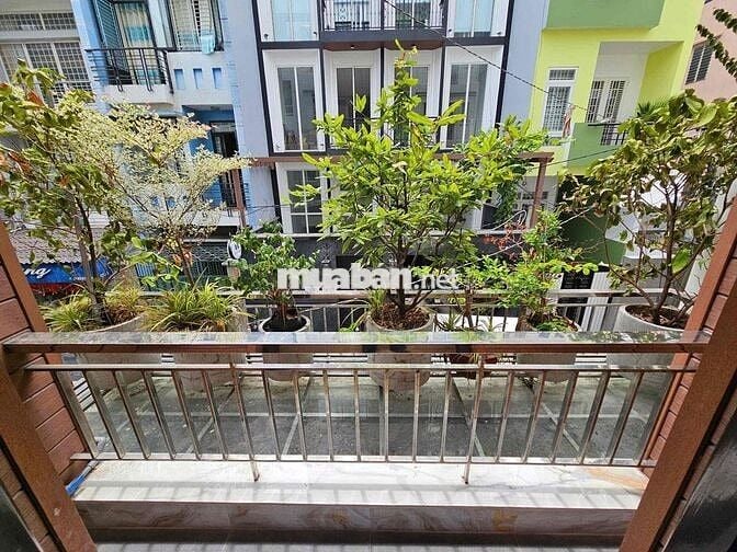 Studio 38m2 ban công , đầy đủ tiện nghi , bảo vệ an ninh